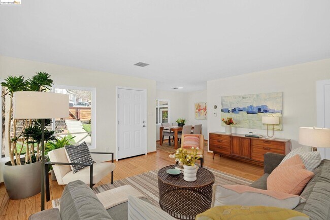 Building Photo - 24639 Leona Dr