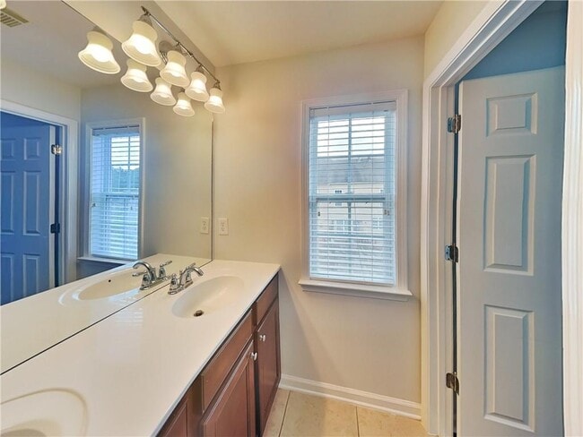 Building Photo - 2279 Millhaven St SE