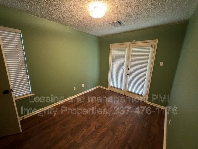 Building Photo - 109 Sugarcreek Dr