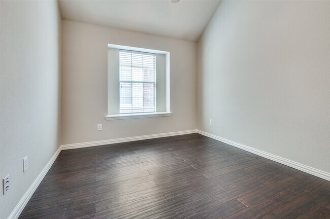 Building Photo - 2767 Waterway Dr