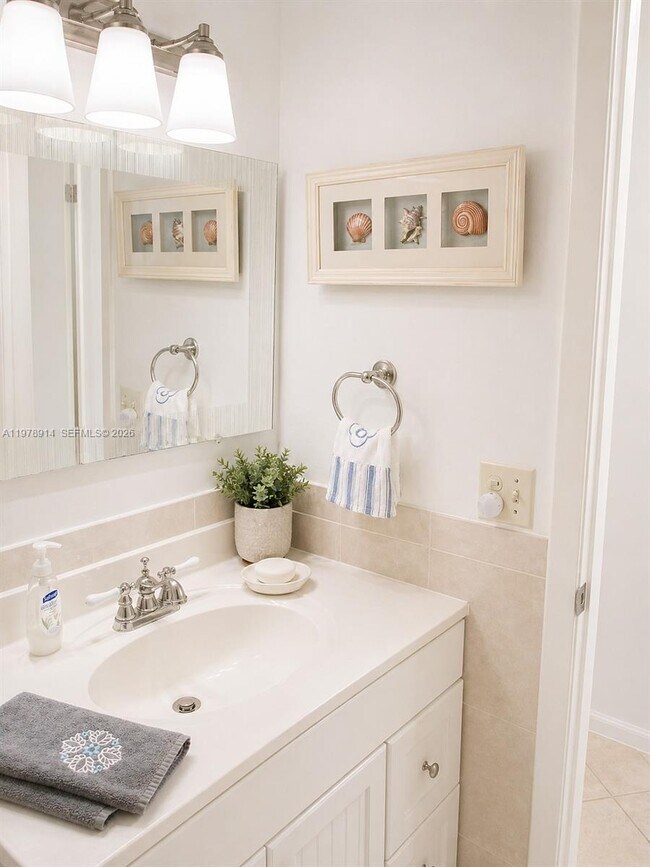 Building Photo - 580 Egret Dr