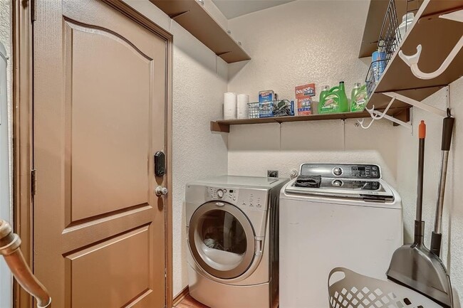 Building Photo - 1639 Bayland St