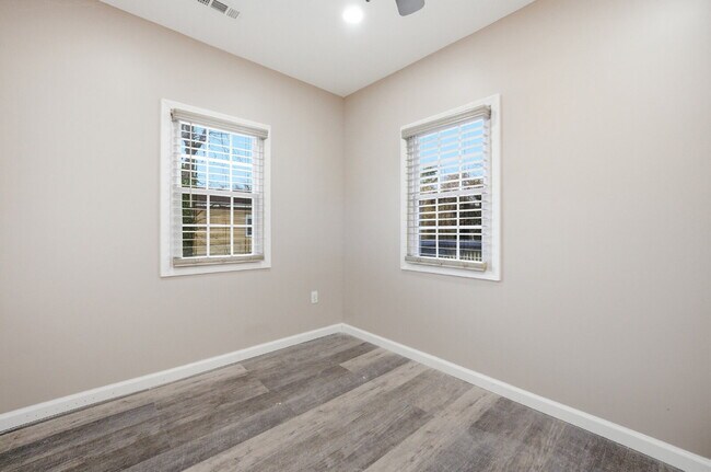 Building Photo - GORGEOUSLY REMODELED 2 BED HOUSE FOR RENT IN HAMPTON!