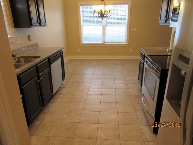 Building Photo - 104 Belclare Way