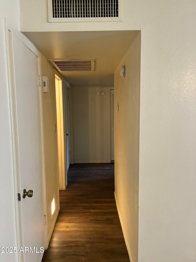 Building Photo - 2205 W Curry St