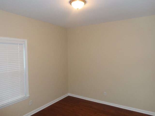 Building Photo - 602 Glenties Dr