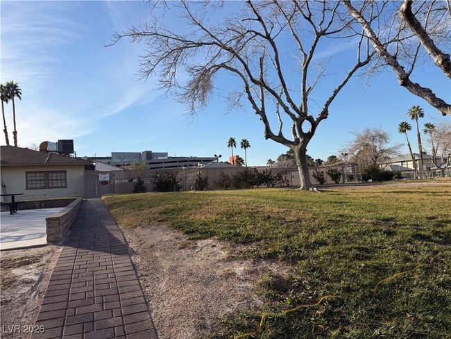 Building Photo - 4734 Roberta St