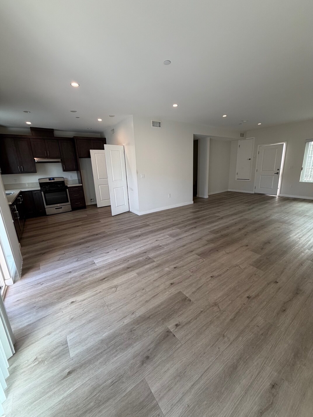 Building Photo - 2314 Montrose Ave