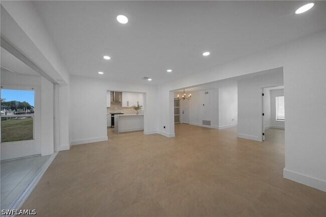 Building Photo - 27381 Voyageur Dr