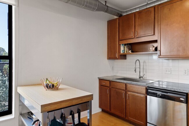 Building Photo - 15 E Franklin Ave