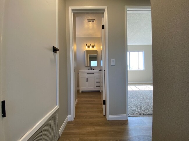 Building Photo - Remodeled 3 Bedroom Home in Oceanside!