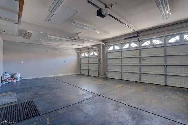 Building Photo - 8408 Bay Point Dr