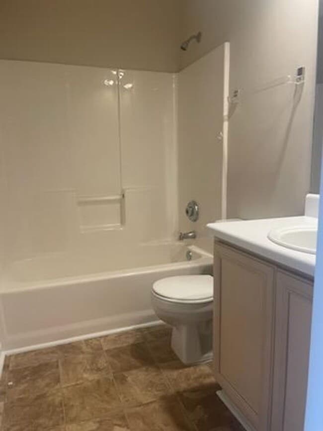 Building Photo - West Augusta Townhome Close to Medical, Shopping, and Dining