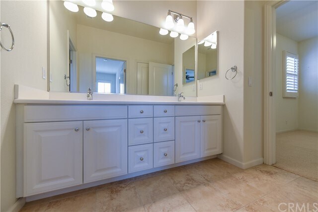 Building Photo - 42 Twin Gables