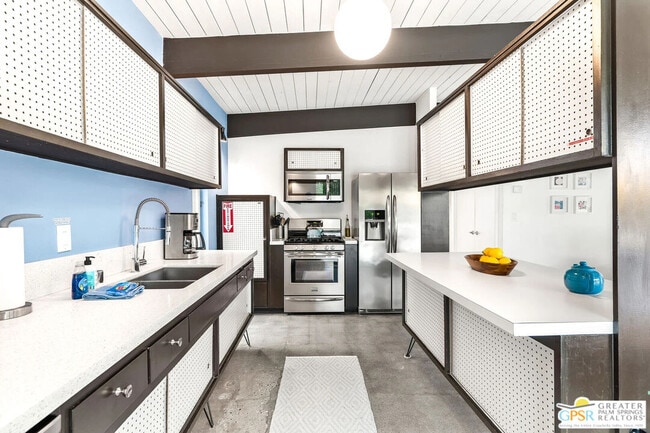 Building Photo - 400 E Glen Cir S