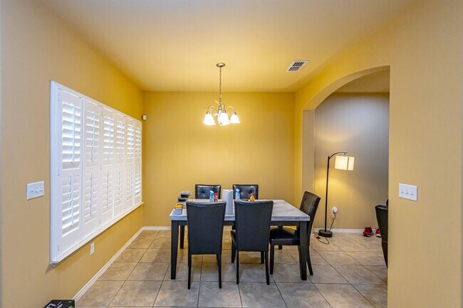 Building Photo - 5720 Montevista Dr