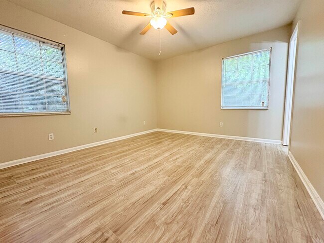 Building Photo - 1840 Devra Dr