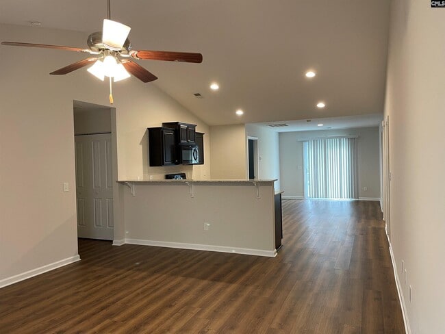 Building Photo - 304 Jubilee Clock Dr