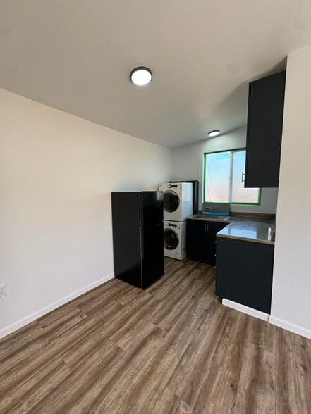 Building Photo - 268 Meadowbrook Dr