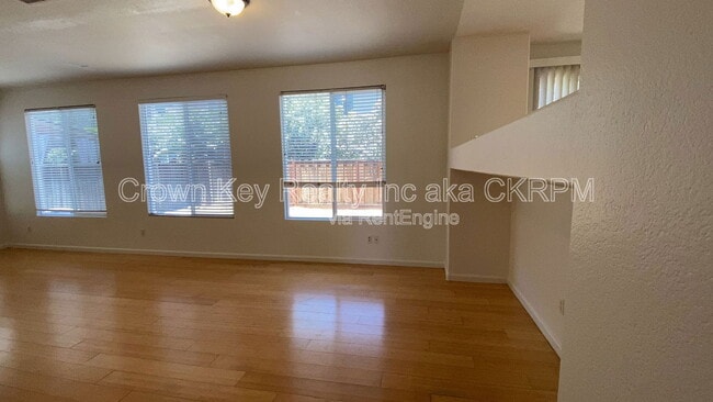 Building Photo - 435 Centre Ct Dr