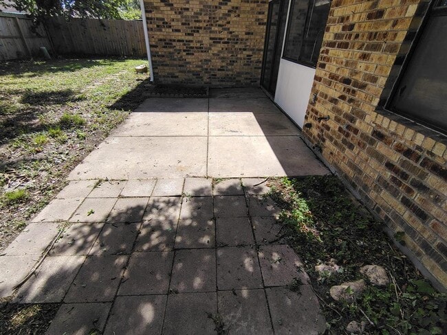 Building Photo - 16827 Kilwinning Dr