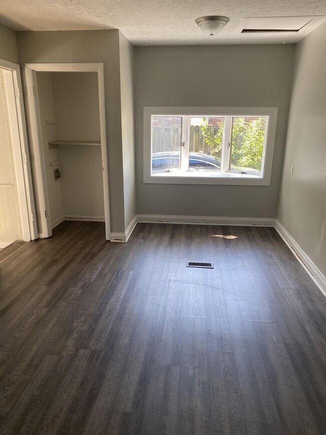 Building Photo - 3603 Cedarwood Way