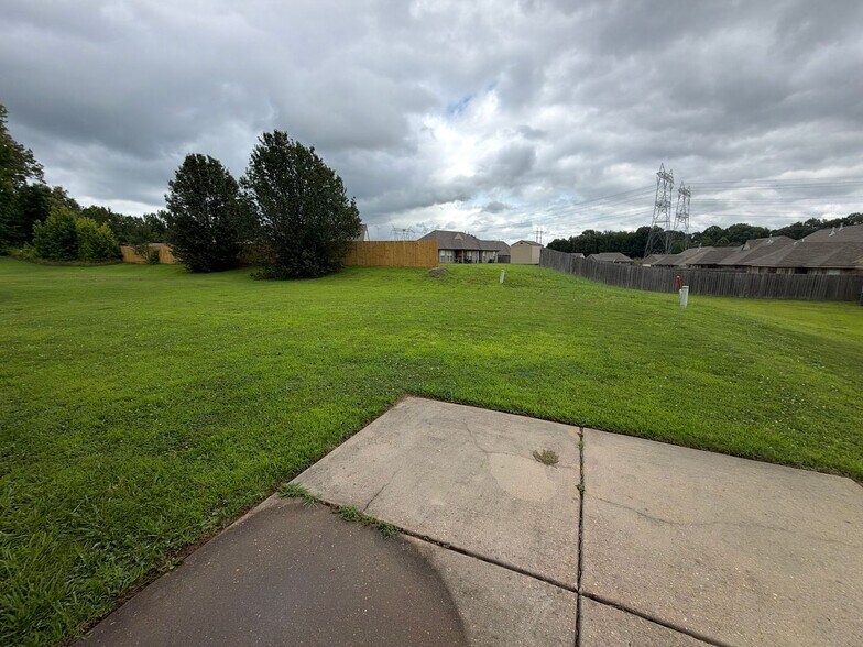 Building Photo - 8898 Rasco Hills Cove