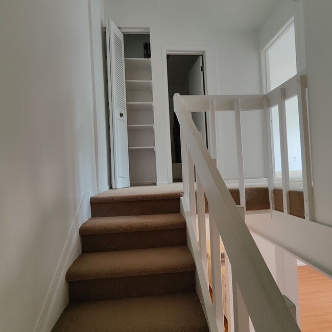 Building Photo - Two Bedroom Condo For Rent In Downtown Bou...