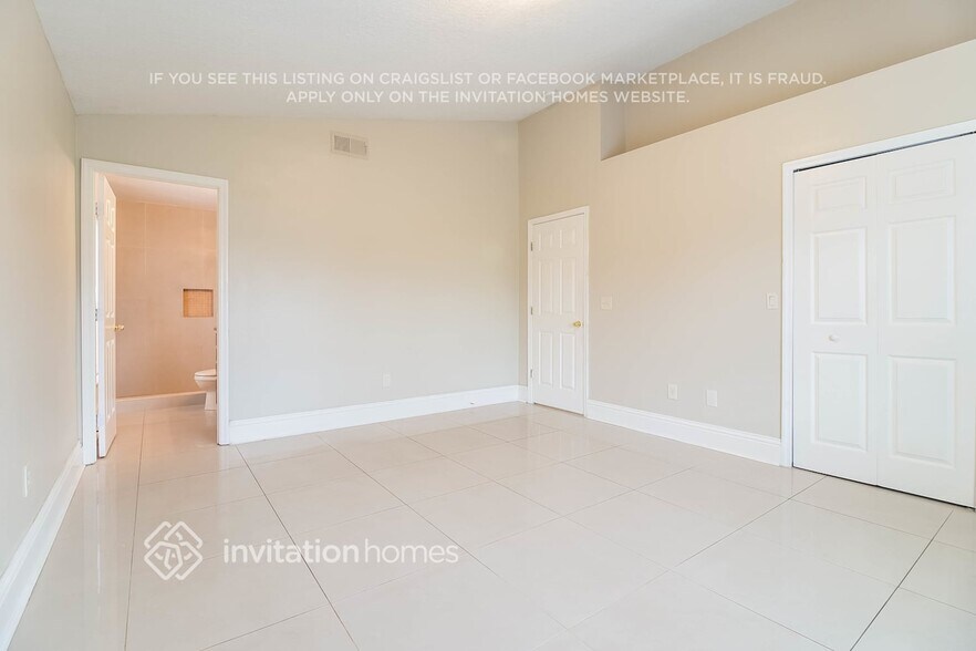 Building Photo - 7918 Hidden Hollow Dr
