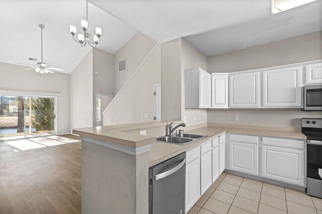 Building Photo - 3BR Townhome Carolina Forest – GREAT PRICE - Community Pool/Lake View