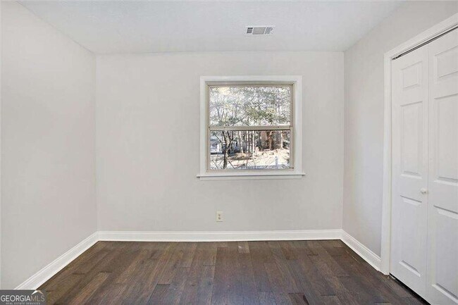 Building Photo - 5345 Sugar Ridge Dr