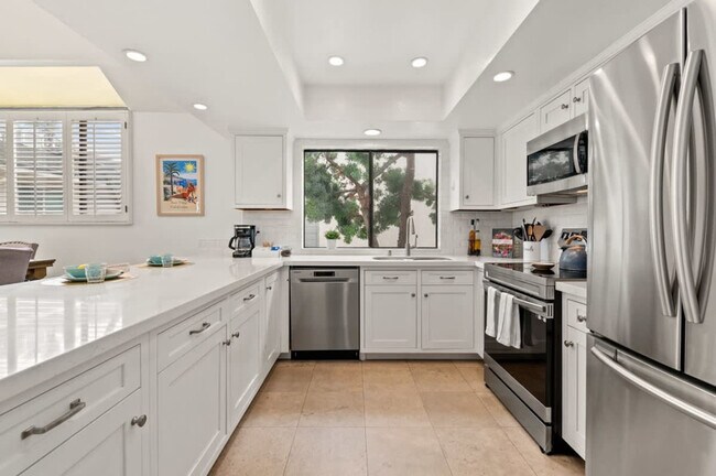 Building Photo - 1240 Grand Ave