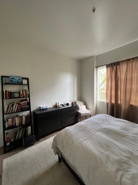 Building Photo - 7033 La Tijera Blvd