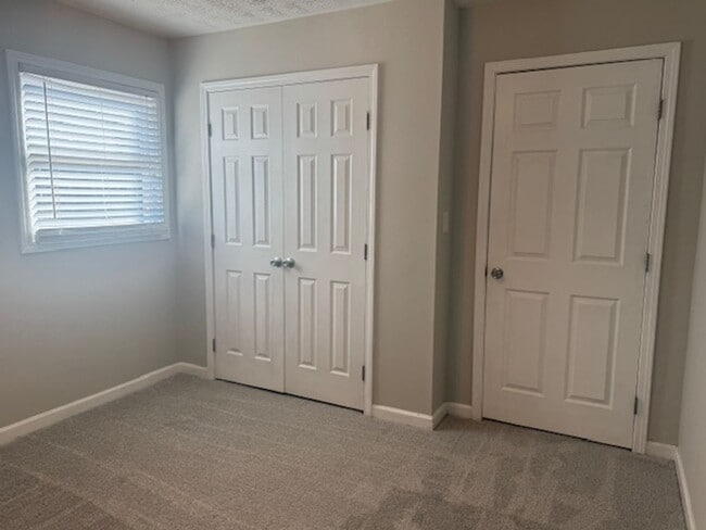 Building Photo - Beautifully Updated 5BR / 3.5 Bath Brick Ranch with Finished Basement!