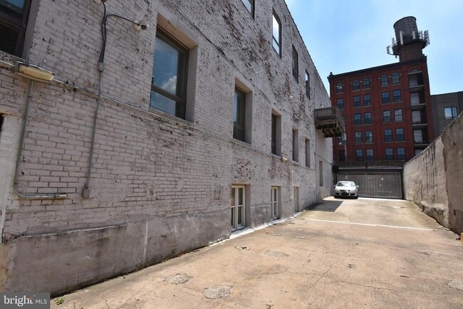 Building Photo - 431 Fairmount Ave
