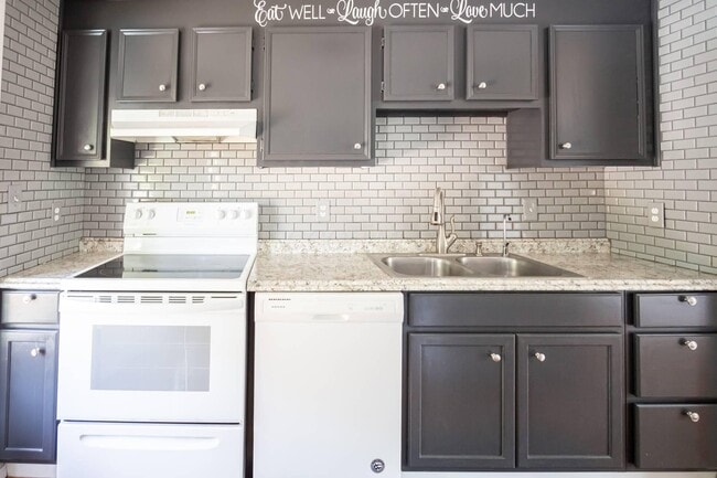 Building Photo - 3886 Farm Brook Ln