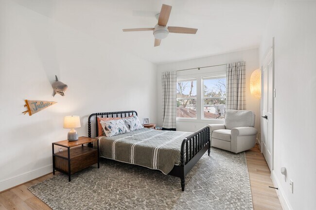 Building Photo - 6626 Saxet St