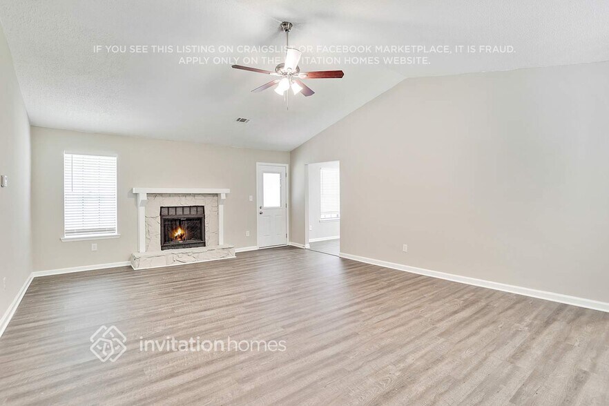 Building Photo - 832 Post Rd Cir