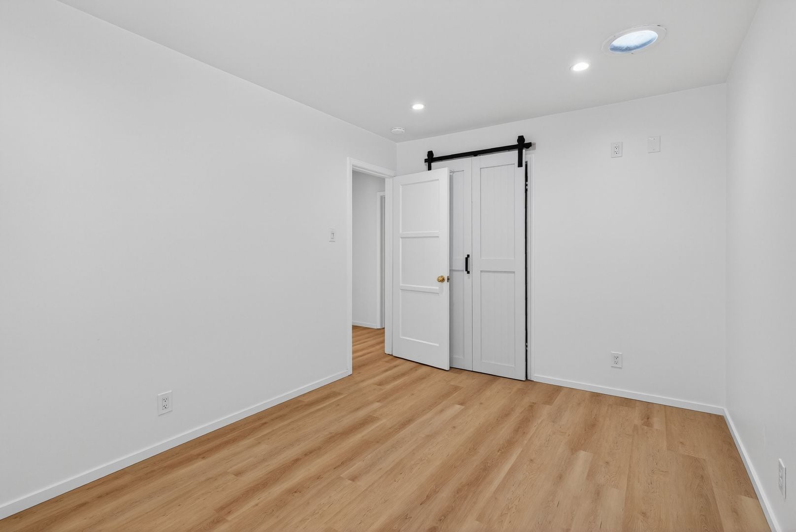 Building Photo - 242 Claremont Ave