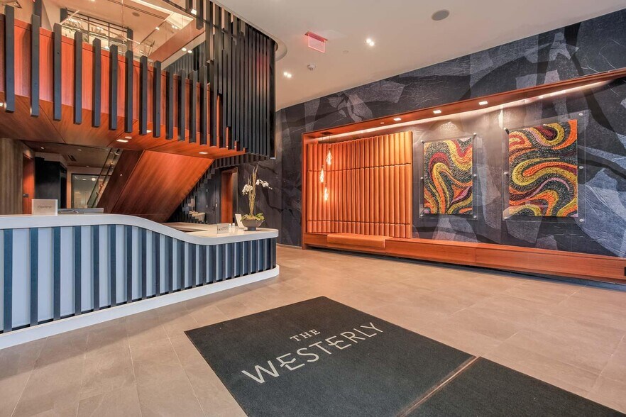 Building Photo - 350 Maple Dr SW