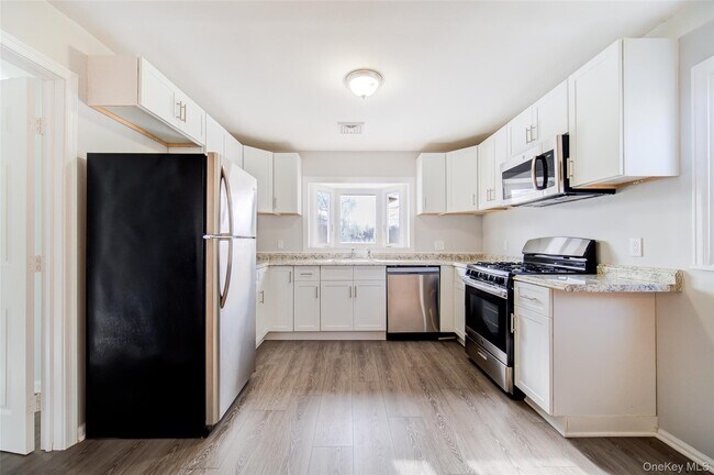 Building Photo - 2213 Mt Hope Rd