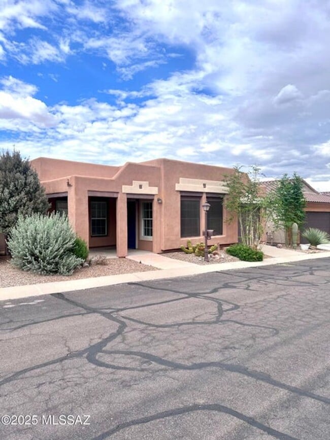 Building Photo - 1254 W Calle De Sotelo