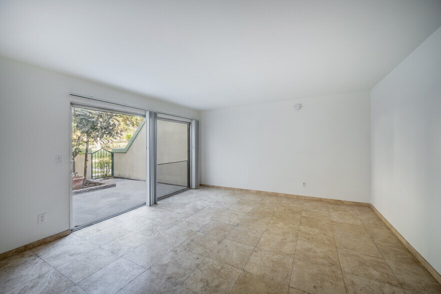 Building Photo - 18504 Mayall St