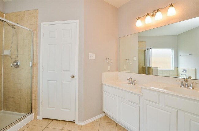 Building Photo - 25418 Lockspur Dr