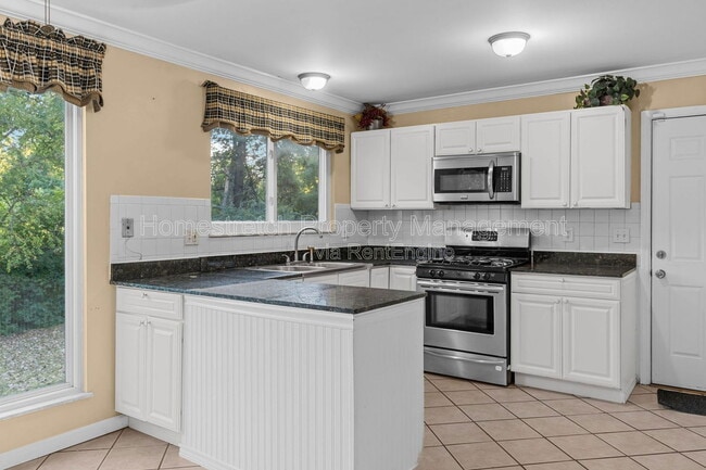 Building Photo - 11860 Shallowbrook Dr