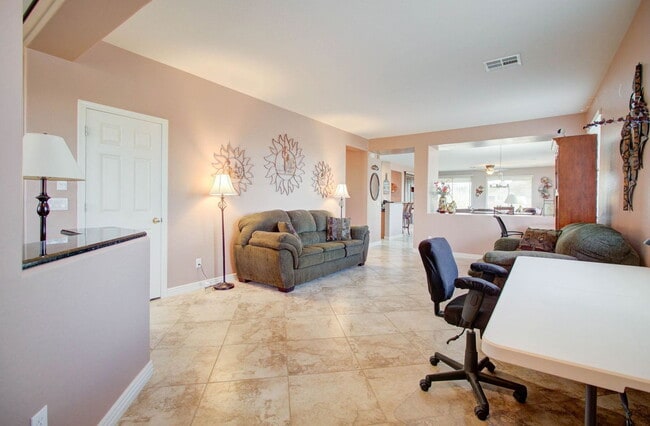 Building Photo - 22896 W Arrow Dr