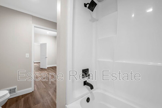 Building Photo - 5834 Victoria Ave