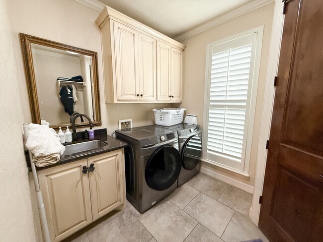 Building Photo - 6470 Claybourn Dr