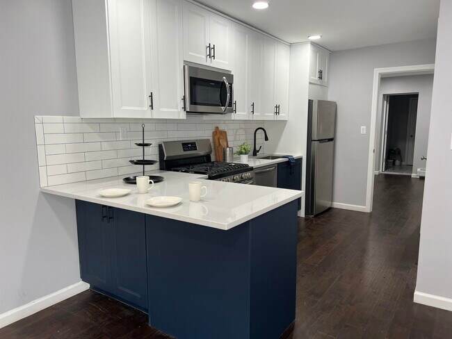 Building Photo - 58 Astor Pl