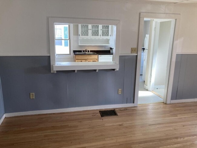 Building Photo - 27 Grove St